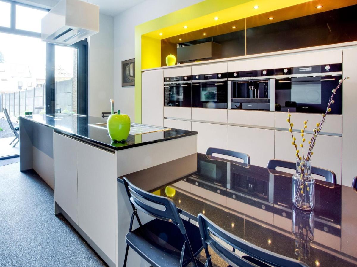 Modern Holiday Home In Scherpenheuvel With Infrared Sauna Bagian luar foto